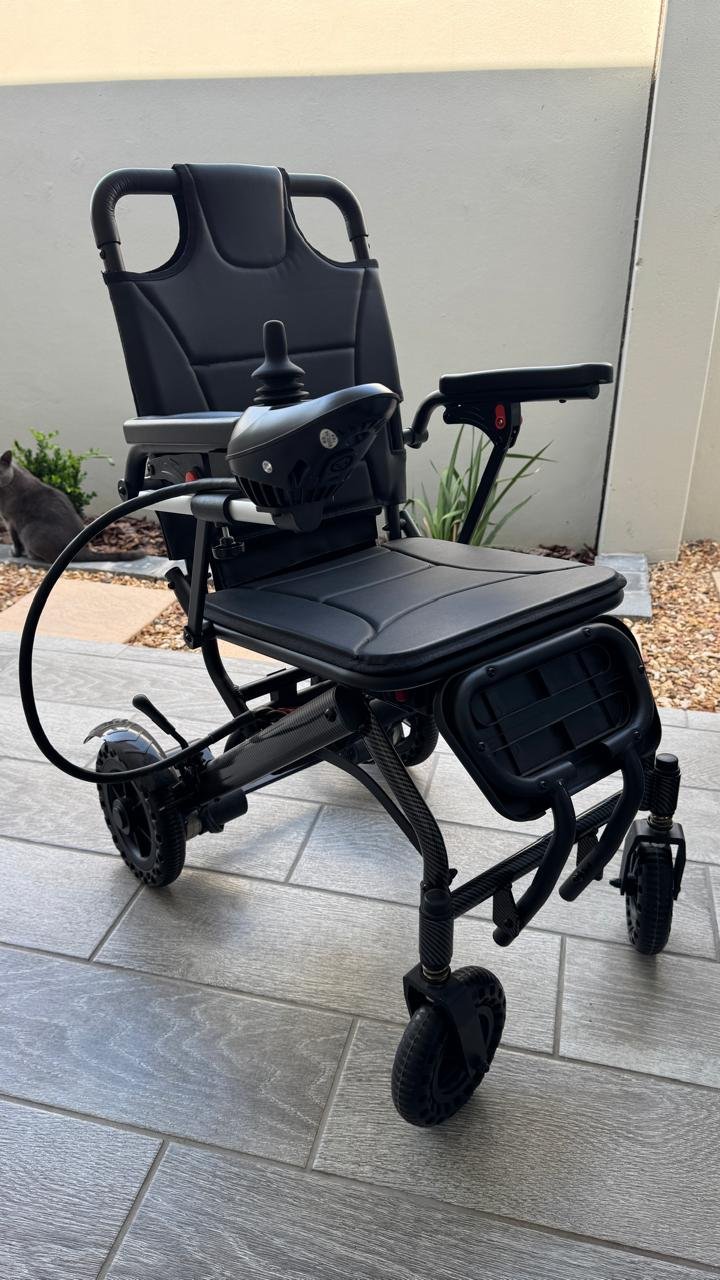 All-Terrain Folding Electric Wheelchair with Suspension - Image 5