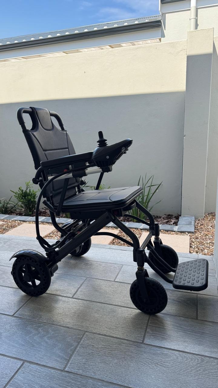 All-Terrain Folding Electric Wheelchair with Suspension - Image 8