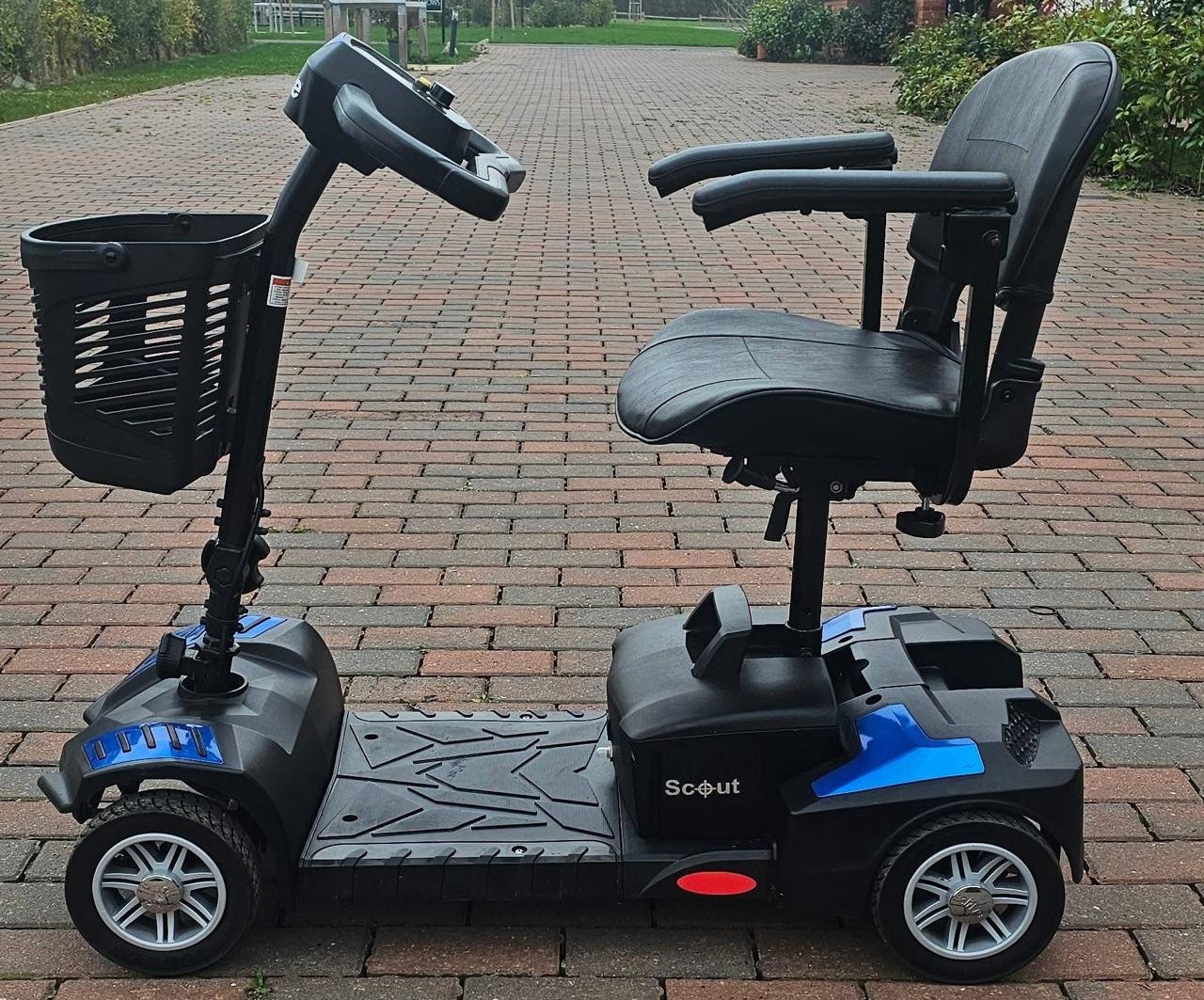 4-wheel electric mobility scooter - Image 3