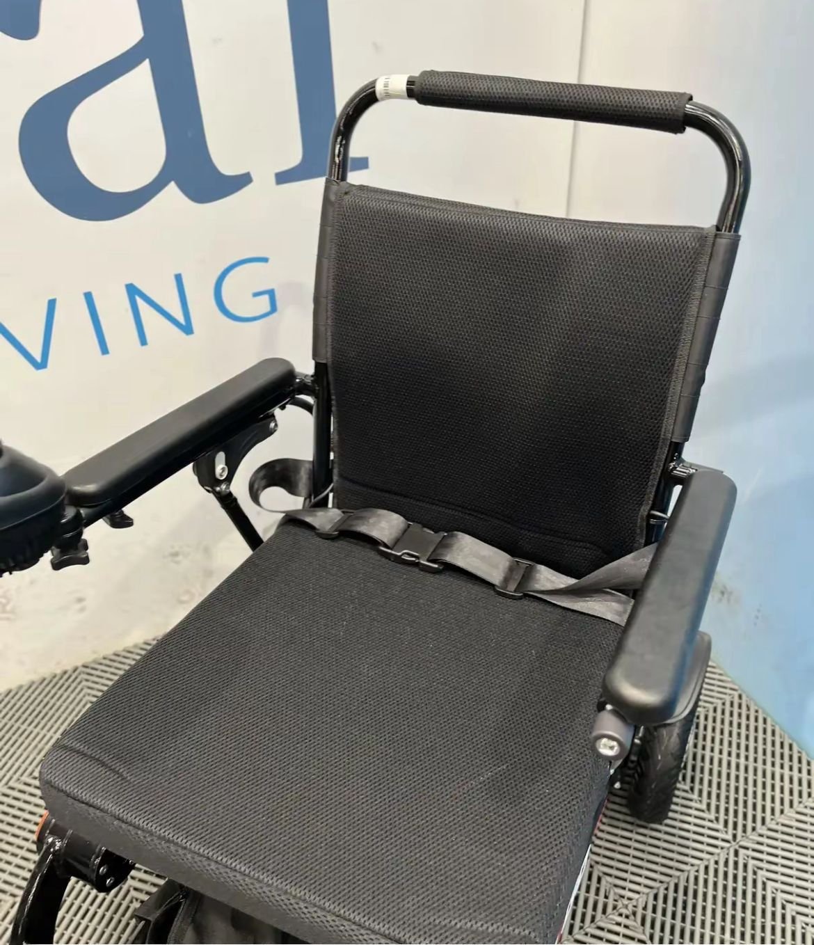 iGo Fold Electric Wheelchair - Image 4