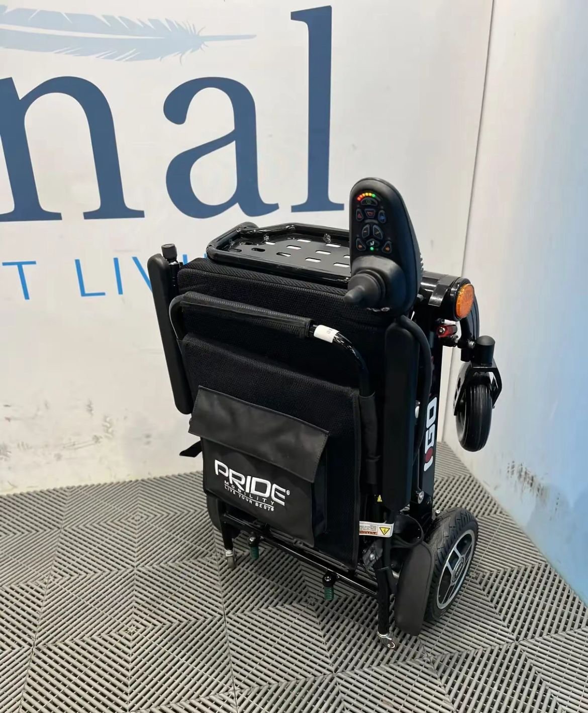 iGo Fold Electric Wheelchair - Image 5