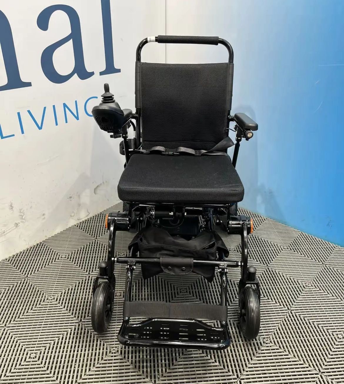 iGo Fold Electric Wheelchair - Image 3